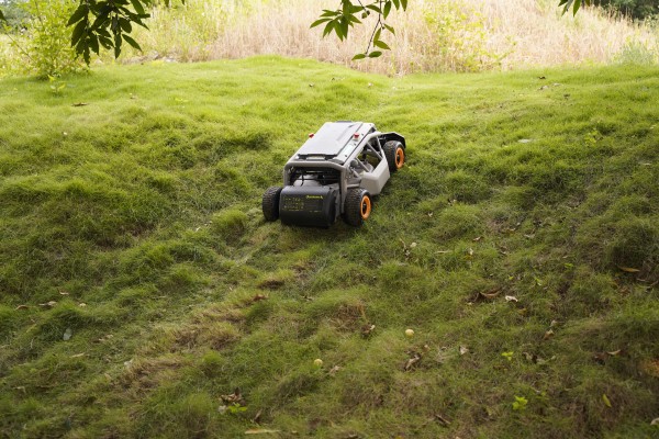 Mowrator Introduces Cutting-Edge RC Lawn Mower for Hills